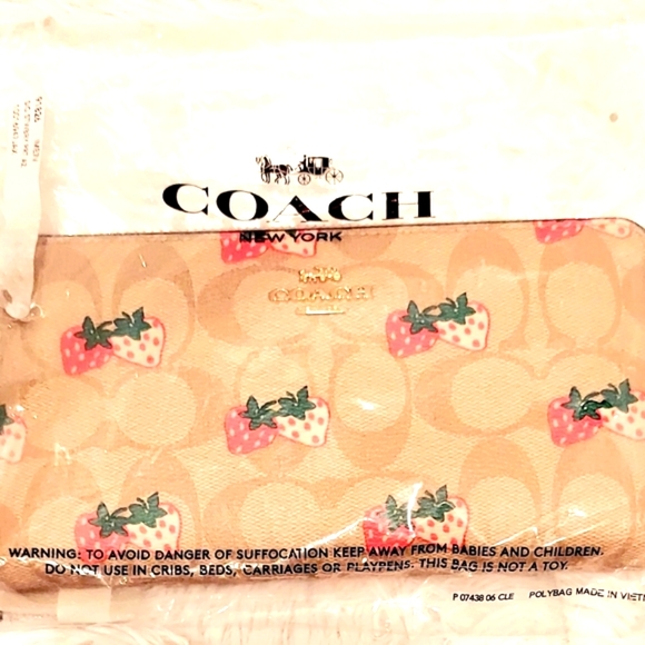 Coach Wallet - Picture 8 of 8